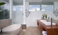 His and Hers Bathroom with Bathtub - The Palm House - Canggu, Bali