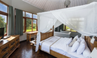 Four Poster Bed with TV - Villa Anyar - Umalas, Bali