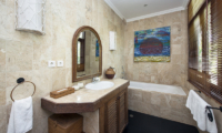 Bathroom with Bathtub - Villa Anyar - Umalas, Bali