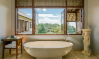 Bathtub with View - Villa Impian Manis - Uluwatu, Bali
