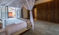 Bedroom with Pool View - Villa Lotus Lembongan - Nusa Lembongan, Bali