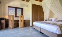 Bedroom with Study Table - Villa Lotus Lembongan - Nusa Lembongan, Bali