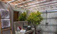 Bathroom with Shower - Villa Niri - Seminyak, Bali