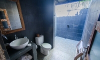 Semi Open Bathroom with Shower - Scallywags Joglo - Gili Air, Lombok