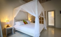 Four Poster Bed - Sunset Palms Resort - Gili Trawangan, Lombok