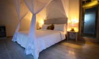 Bedroom with Table Lamps - Sunset Palms Resort - Gili Trawangan, Lombok